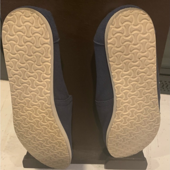 TOMS Women's Navy Canvas Slip-Ons - Picture 5 of 5